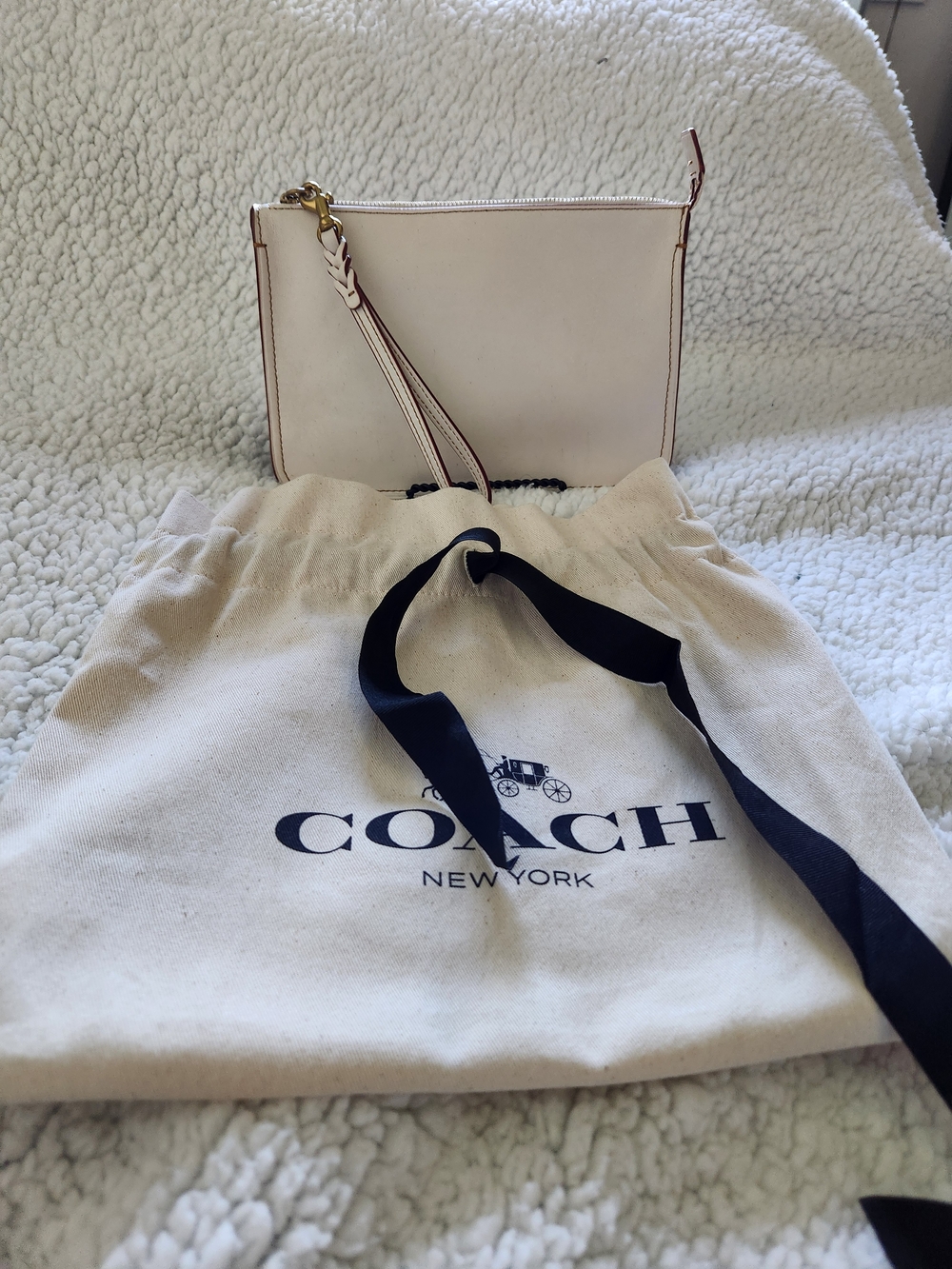 Coach 1941 White And Burgandy Leather Wristlet Or Crossbody